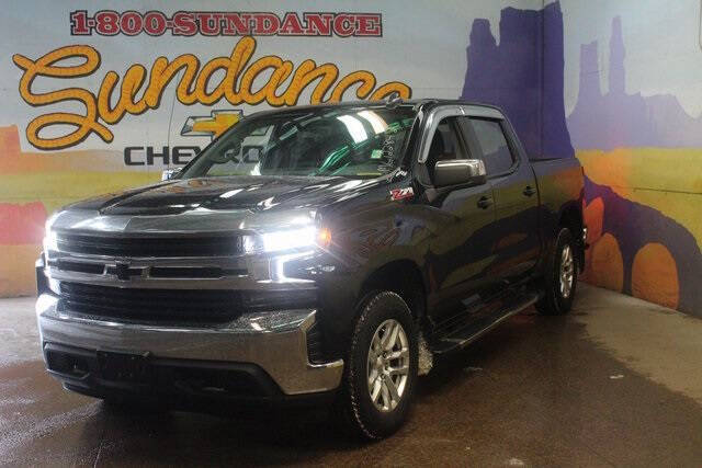 Used 2021 Chevrolet Silverado 1500 LT with VIN 3GCUYDED0MG122842 for sale in Grand Ledge, MI