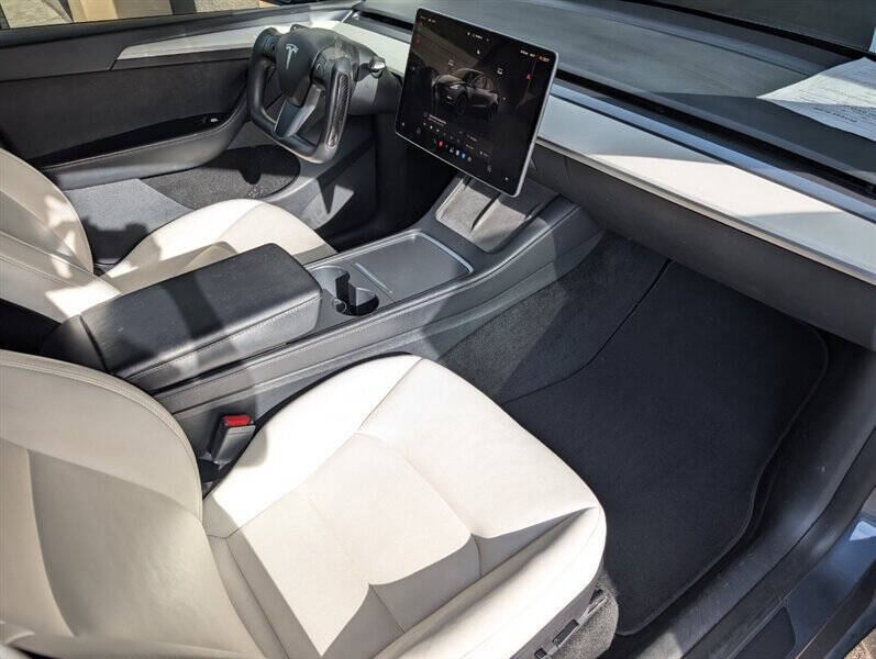 2023 Tesla Model Y Performance