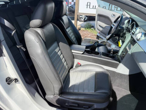 2009 Ford Mustang GT Deluxe
