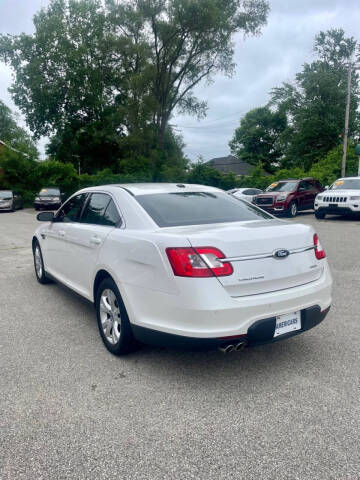 2011 Ford Taurus SEL