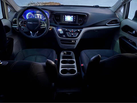 2017 Chrysler Pacifica LX