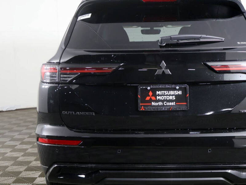 2026 Mitsubishi Outlander LE
