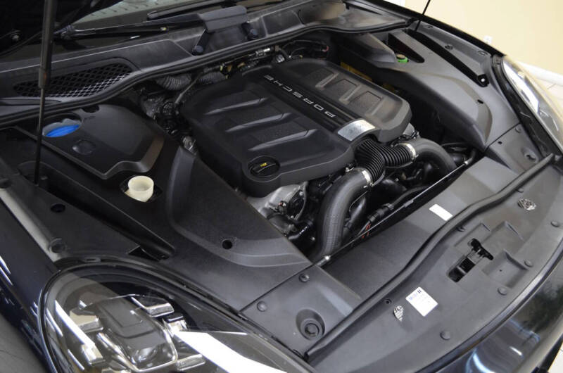 2016 Porsche Cayenne GTS