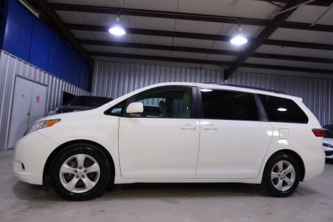 2015 Toyota Sienna for sale at SOUTHWEST AUTO CENTER INC in Houston TX