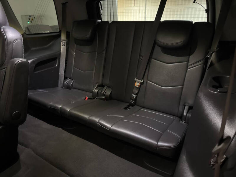 2019 Cadillac Escalade Standard