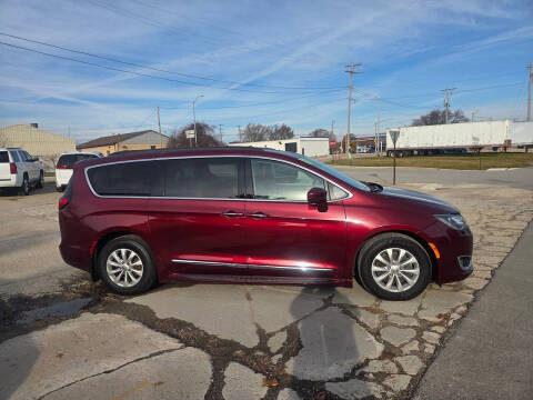 2017 Chrysler Pacifica Touring Plus