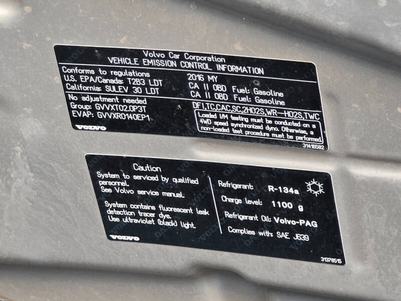 2016 Volvo XC90 T8 eAWD Momentum