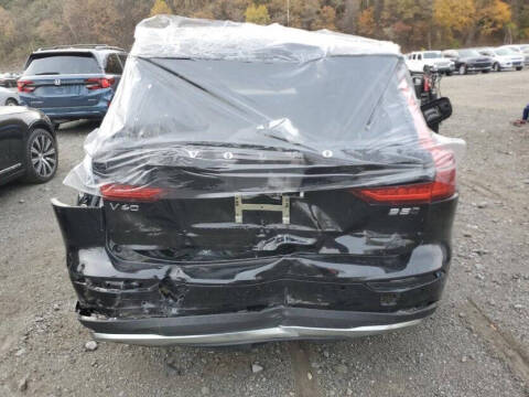 2025 Volvo V60 Cross Country B5 Plus