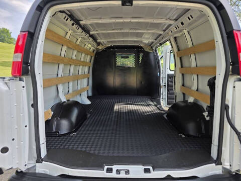 2023 GMC Savana 2500