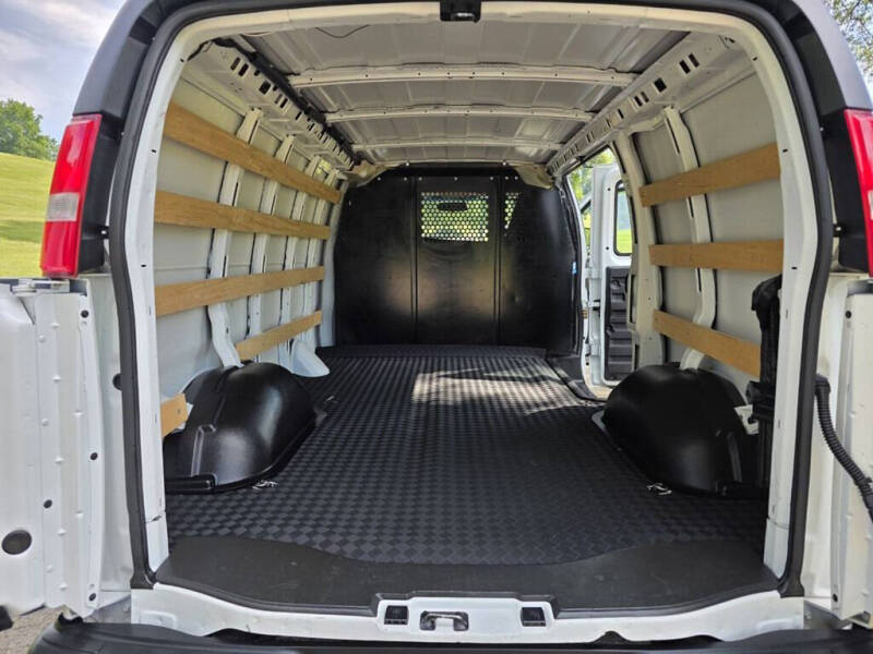 2023 GMC Savana 2500