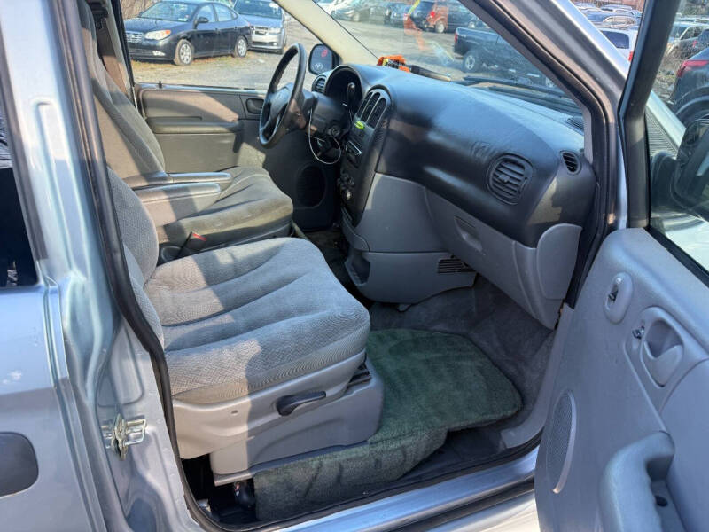 2005 Dodge Grand Caravan SE