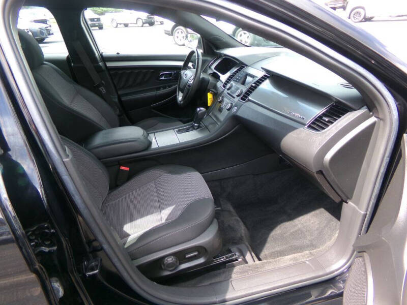 2017 Ford Taurus SEL