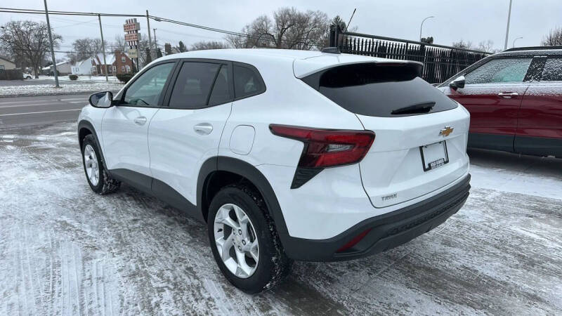 2025 Chevrolet Trax LS