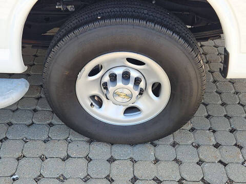 2024 Chevrolet Express 2500