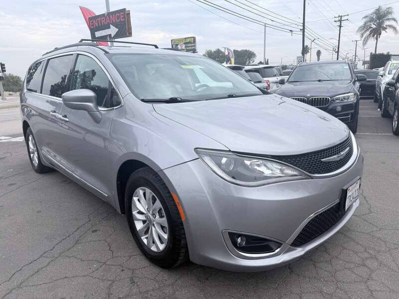 2017 Chrysler Pacifica Touring-L