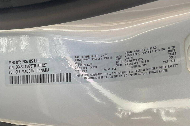 2026 Chrysler Pacifica Select