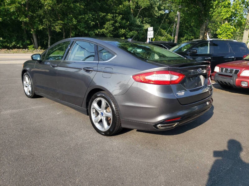 2015 Ford Fusion SE