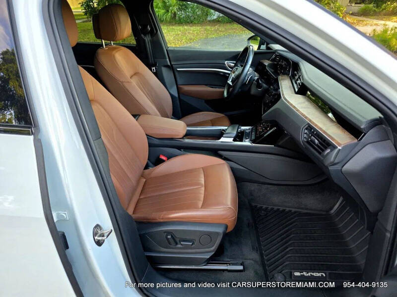 2021 Audi e-tron quattro Premium