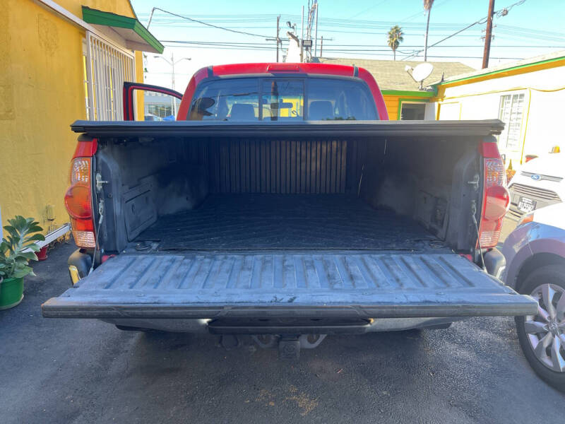 2006 Toyota Tacoma PreRunner photo 16