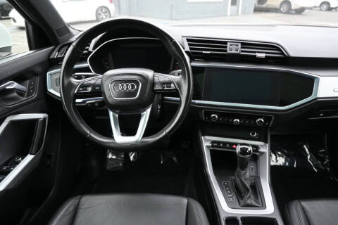 2021 Audi Q3 quattro Premium 40 TFSI