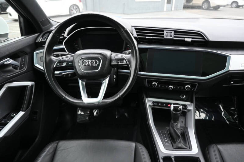 2021 Audi Q3 quattro Premium 40 TFSI