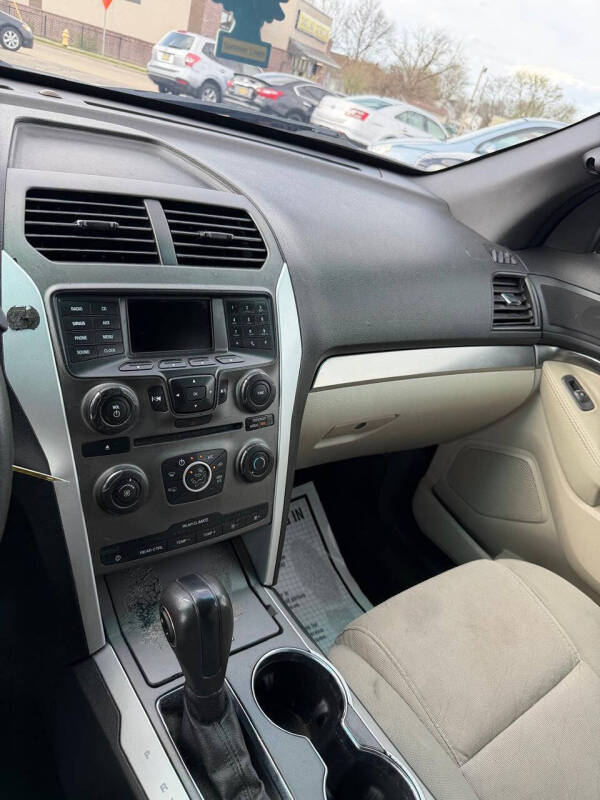 2015 Ford Explorer