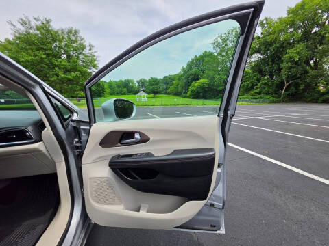 2018 Chrysler Pacifica Touring L Plus