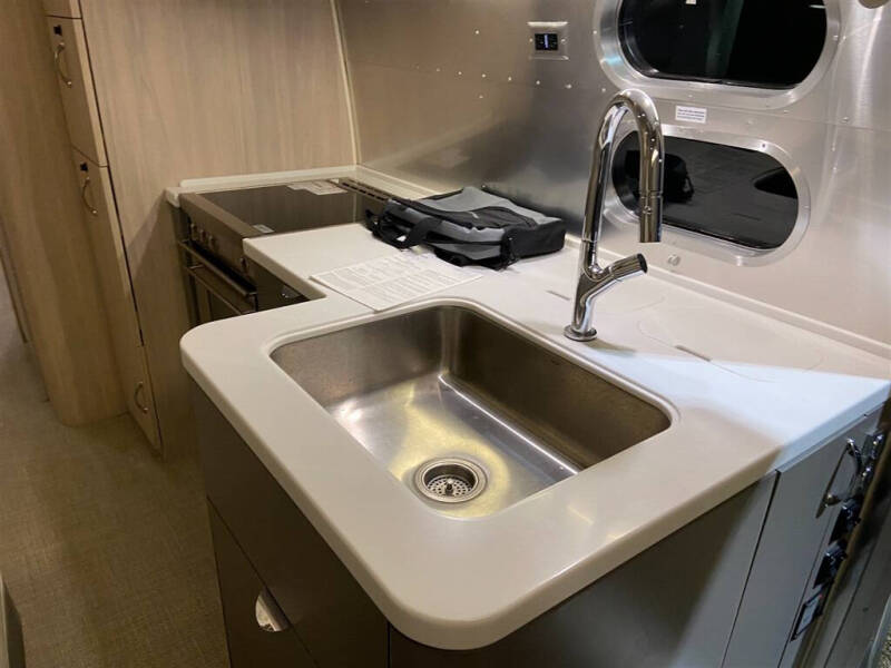 2018 Airstream GLOBETROTTER -