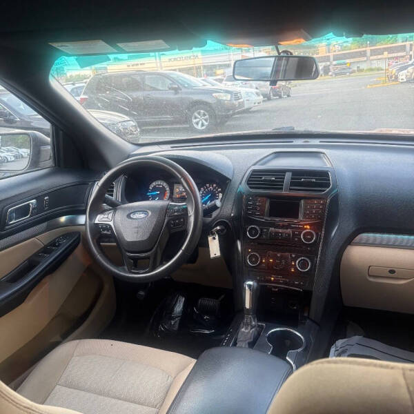 2016 Ford Explorer