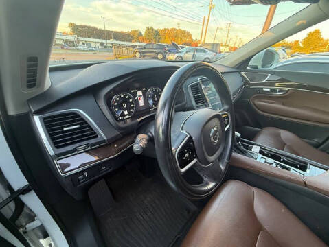 2019 Volvo XC90 T6 Momentum