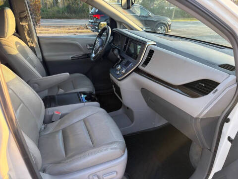 2015 Toyota Sienna