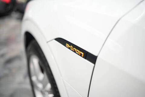 2019 Audi e-tron quattro Premium Plus