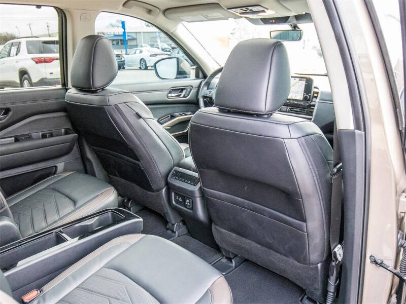 2024 Nissan Pathfinder Platinum