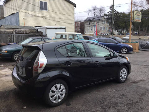 2012 Toyota Prius c Two