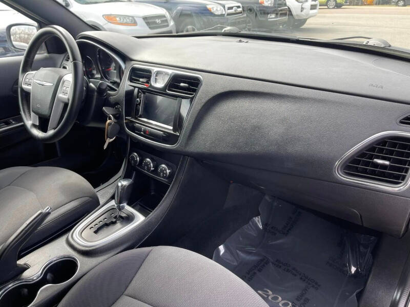 2013 Chrysler 200 Touring