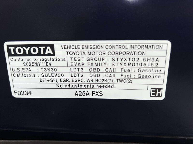 2025 Toyota Sienna LE 8-Passenger