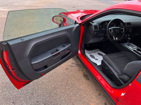 2014 Dodge Challenger SXT Plus