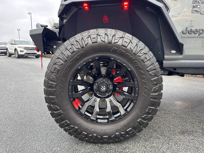 2021 Jeep Gladiator Willys