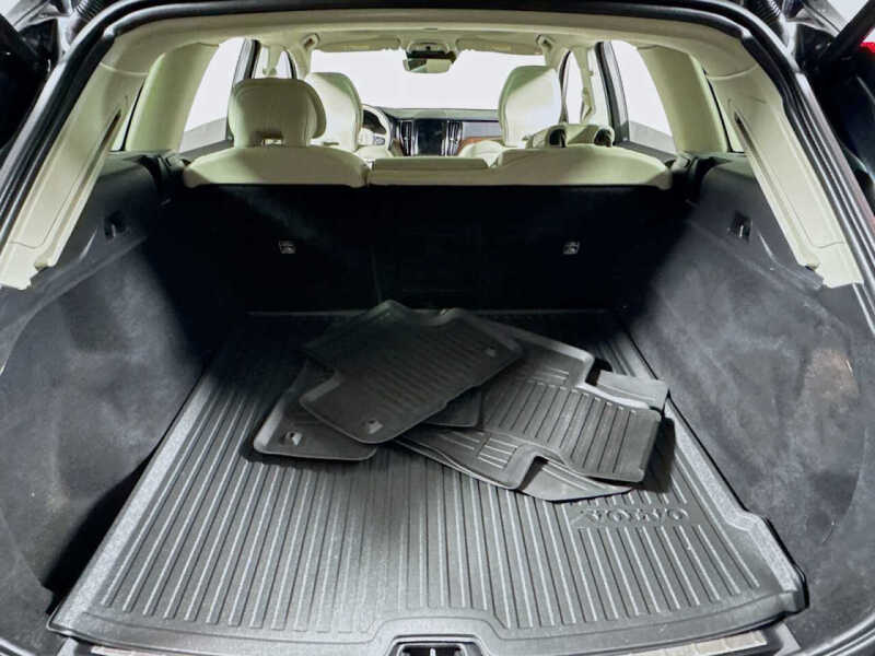 2021 Volvo XC60 T6 Momentum