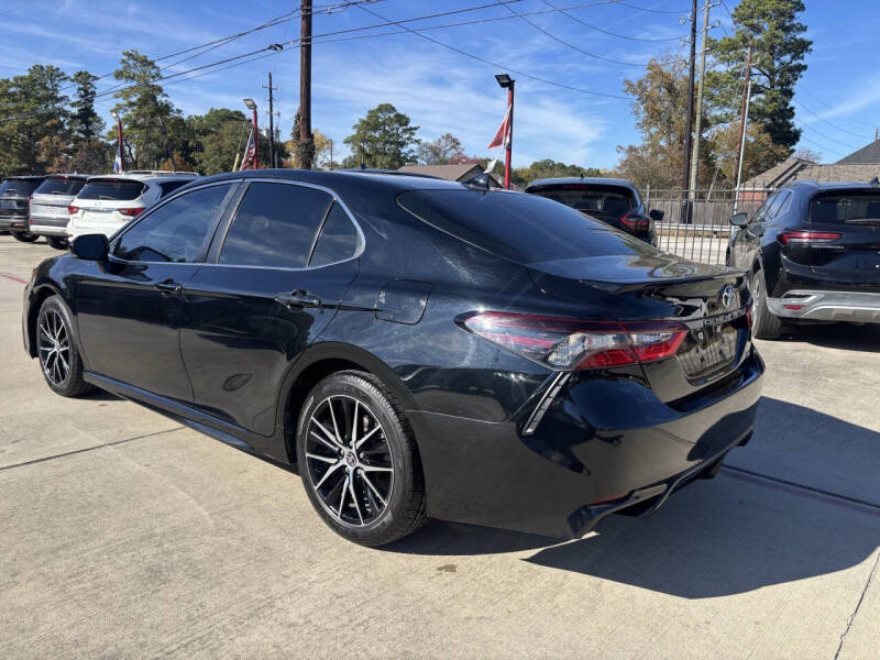 2022 Toyota Camry SE