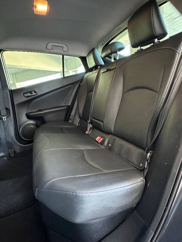 2016 Toyota Prius Three Touring