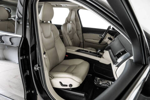 2020 Volvo XC90 T5 Momentum