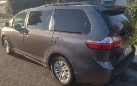 2016 Toyota Sienna XLE 8-Passenger