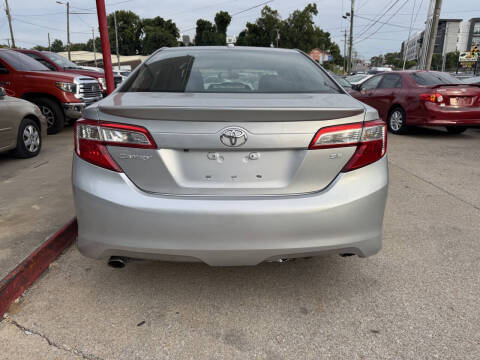2014 Toyota Camry SE V6