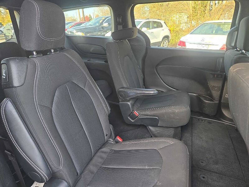 2024 Chrysler Pacifica Touring