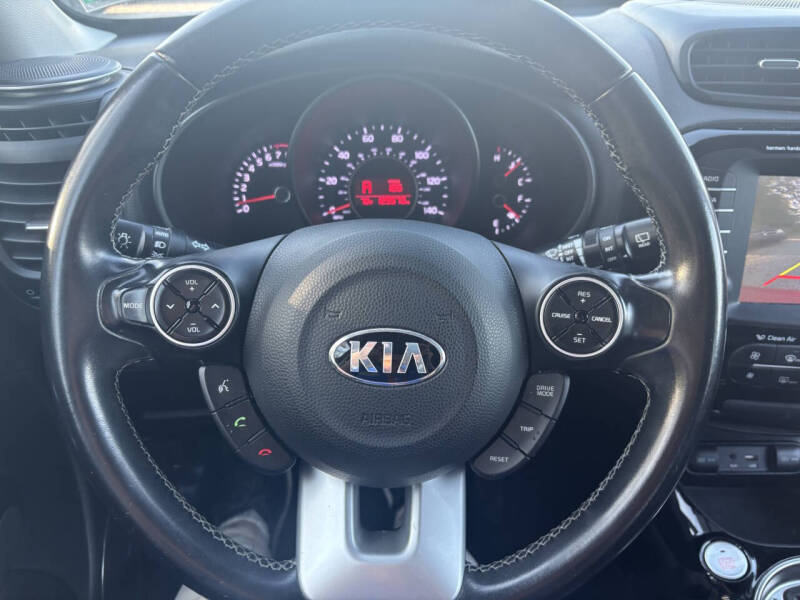 2017 Kia Soul +