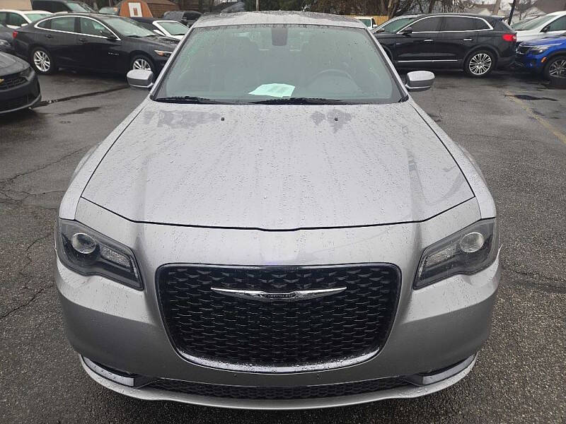 2017 Chrysler 300