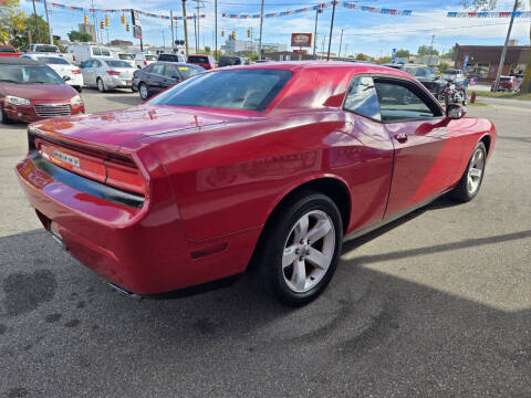 2013 Dodge Challenger SXT Plus