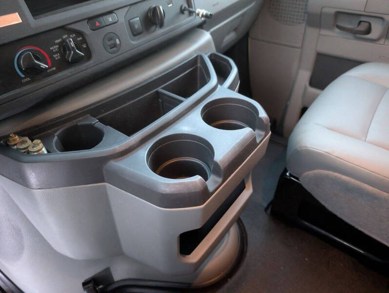 2022 Ford E-Series E-450 SD