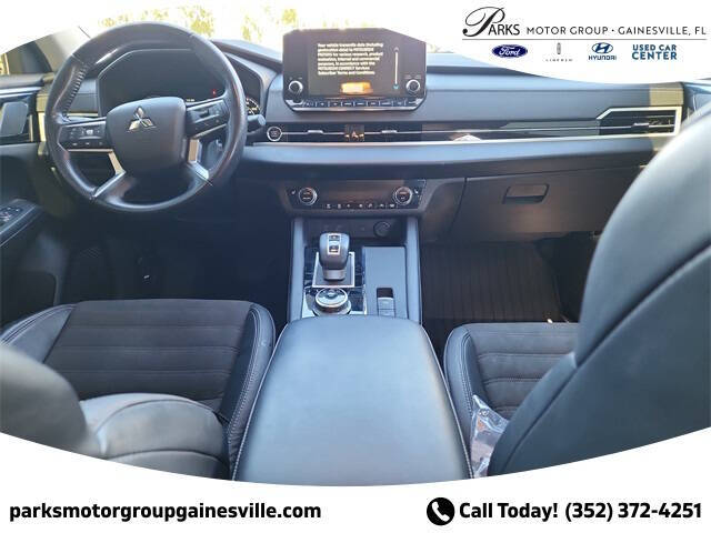 2022 Mitsubishi Outlander SE